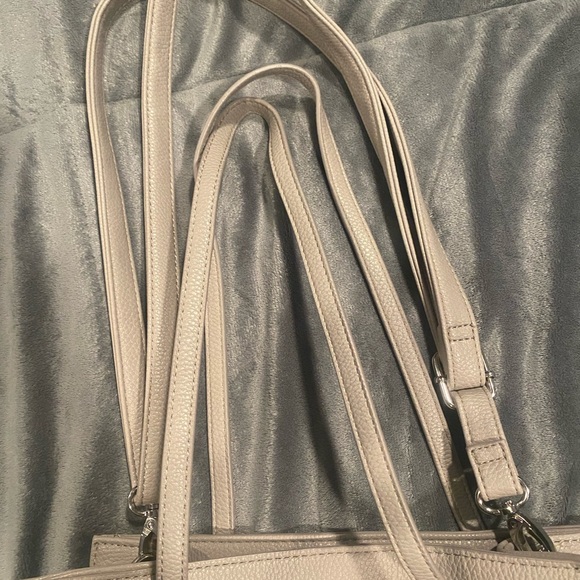 Roots Soft Tan Leather Tote Bag - Picture 4 of 11